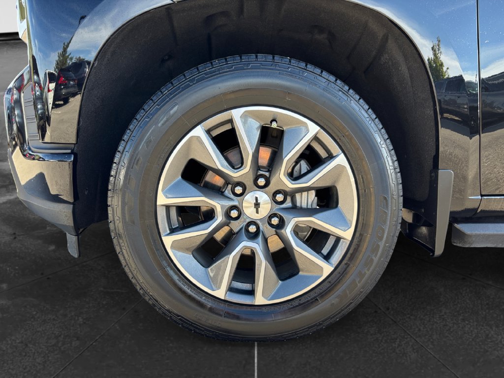 Used 2020 Chevrolet Silverado 1500 RST w/ RST Value Package RWD image 9