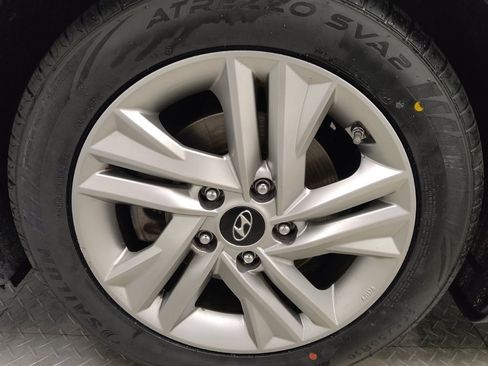 Used 2020 Hyundai Elantra SEL w/ Winter Weather Package FWD image 31