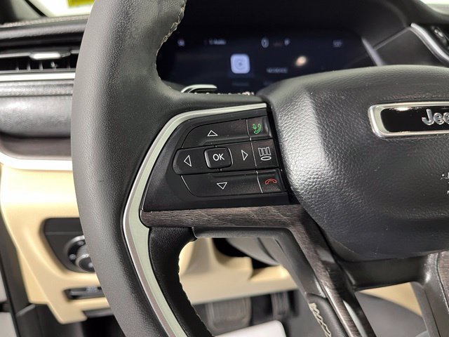 Used 2023 Jeep Grand Cherokee Limited AWD/4WD image 20