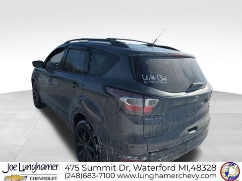 Used 2017 Ford Escape SE w/ SE Sport Appearance Package image 4