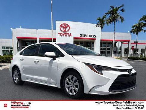 Used 2024 Toyota Corolla LE FWD image 1