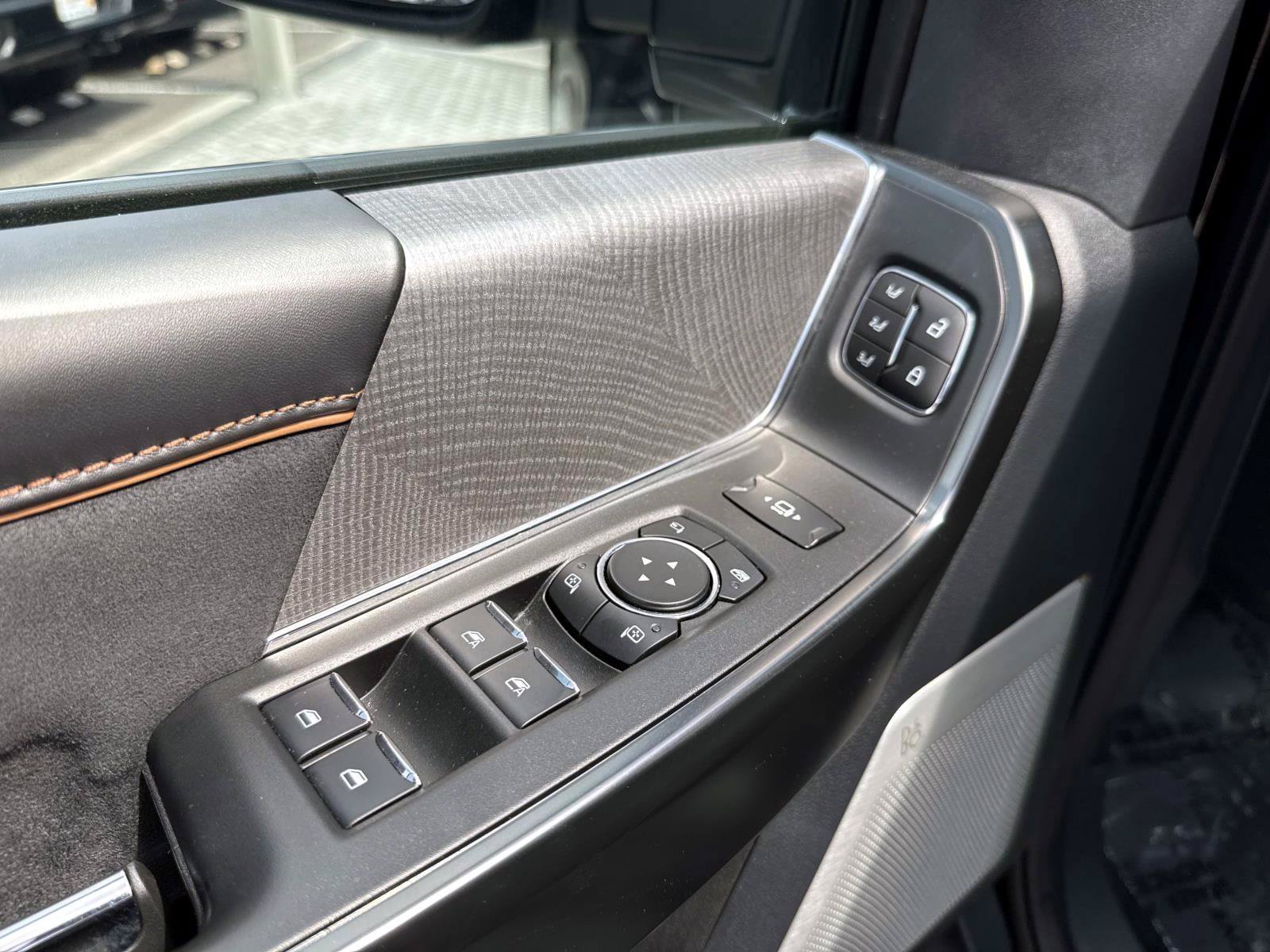 Used 2024 Ford F250 Platinum AWD/4WD image 19