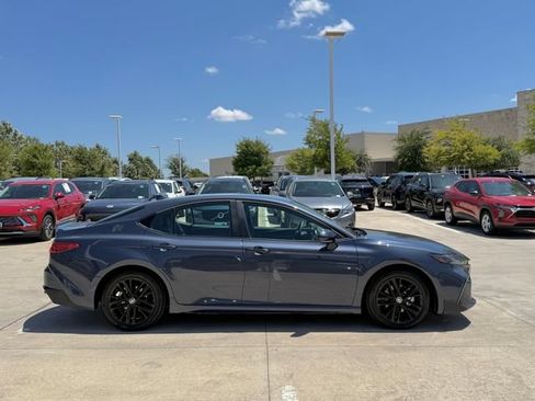 Used 2026 Toyota Camry SE w/ Convenience Package FWD image 5