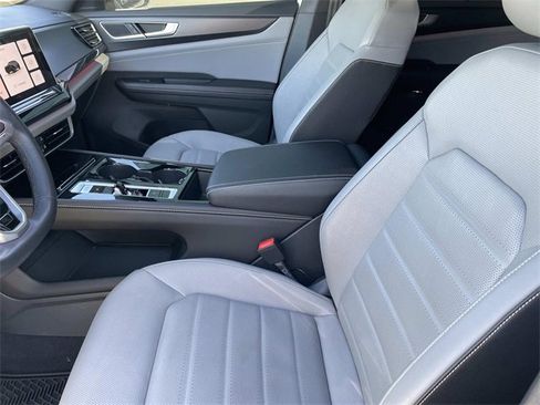 Used 2025 Volkswagen Atlas Cross Sport SEL R-Line image 20