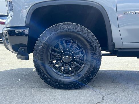Certified 2024 Chevrolet Silverado 2500 ZR2 w/ Technology Package AWD/4WD image 11