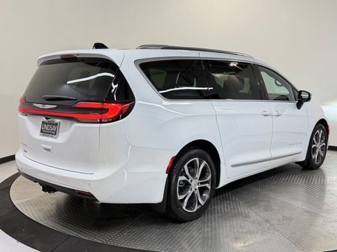 New 2026 Chrysler Pacifica Pinnacle w/ Trailer Tow Group image 6