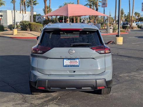 Used 2024 Nissan Rogue SL w/ SL Premium Package image 4