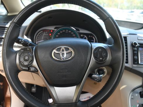 Used 2014 Toyota Venza XLE AWD/4WD image 13