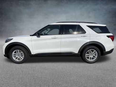 New 2026 Ford Explorer Active w/ Active Comfort Package image 2