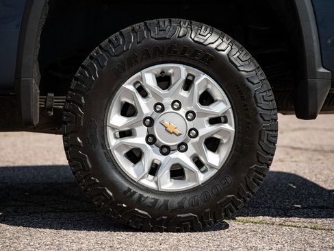 Used 2021 Chevrolet Silverado 3500 LT w/ Convenience Package AWD/4WD image 12