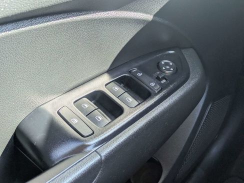 Used 2020 Hyundai Venue SE FWD image 21