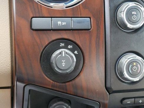 Used 2015 Ford F350 Lariat image 20