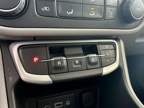 Used 2024 GMC Terrain SLE AWD/4WD image 24