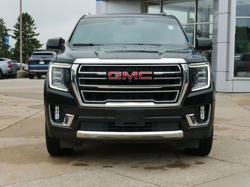 Used 2023 GMC Yukon XL SLT w/ SLT Premium Package image 2