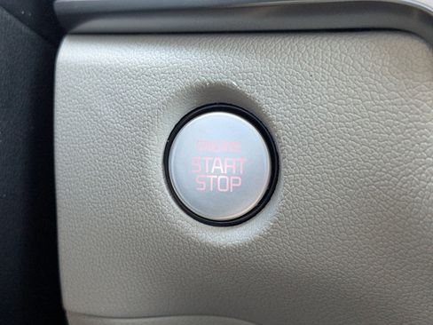 Certified 2025 Kia Sorento S w/ Panoramic Sunroof Package image 34