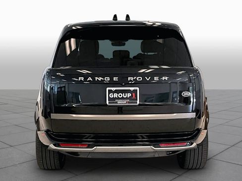 Used 2023 Land Rover Range Rover SE AWD/4WD image 4