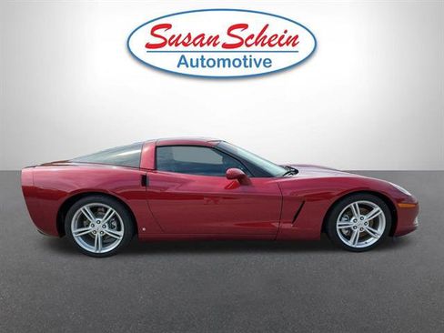 Used 2006 Chevrolet Corvette Coupe w/ Preferred Equipment Group RWD image 22