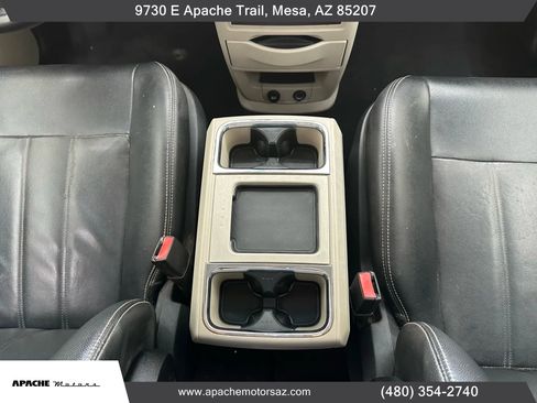 Used 2014 Chrysler Town & Country Touring image 29