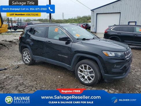 Used 2023 Jeep Compass Latitude w/ Sun and Sound Group AWD/4WD image 5