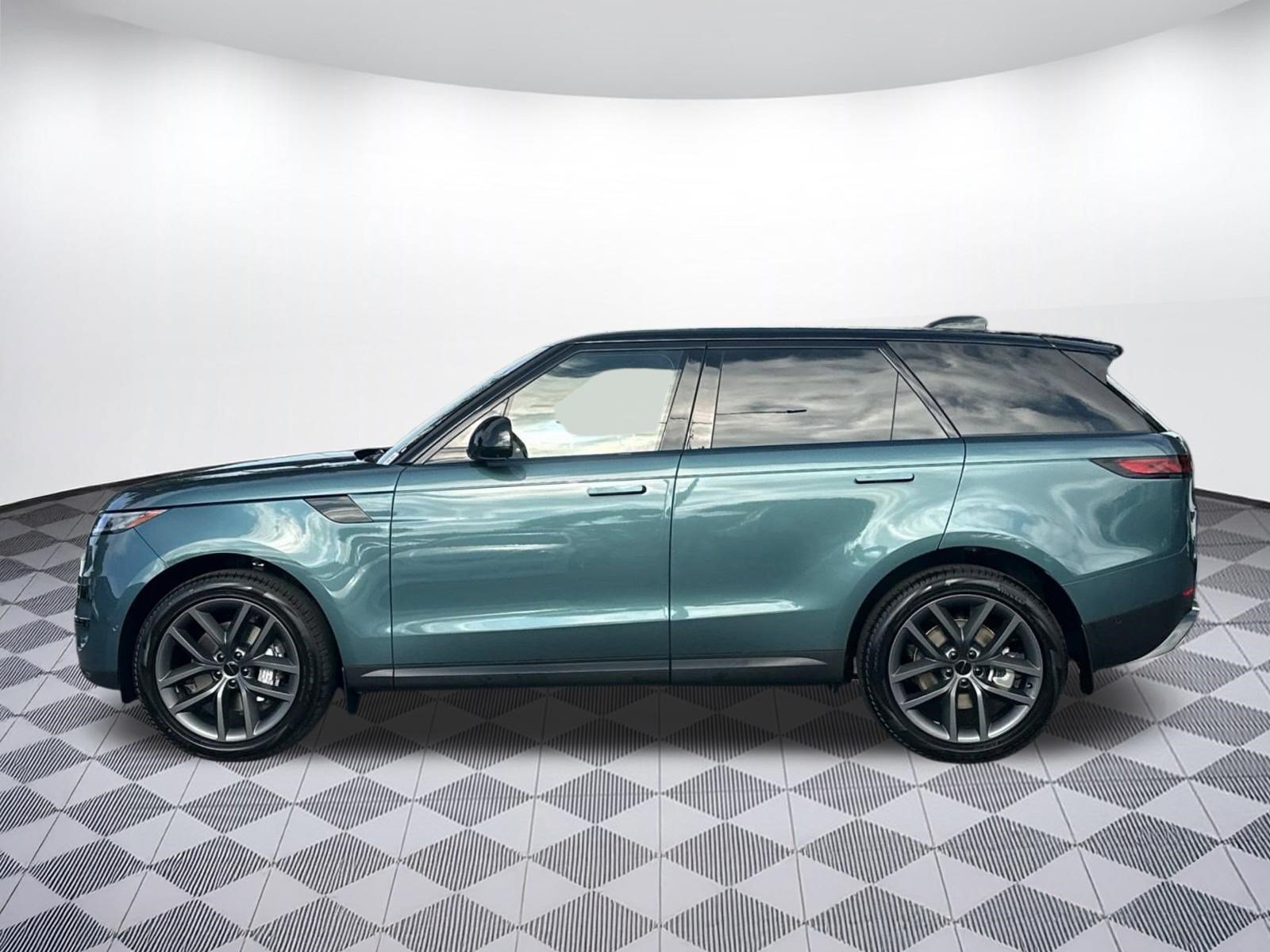 New 2026 Land Rover Range Rover Sport SE AWD/4WD image 2