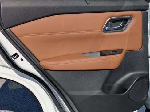 New 2026 Nissan Rogue Platinum w/ Platinum Premium Package image 24