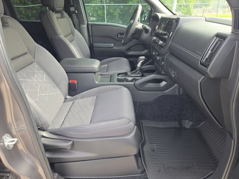 Used 2026 Nissan Frontier SV w/ SV Convenience Package RWD image 27