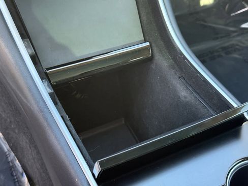 Used 2018 Tesla Model 3 Long Range image 19