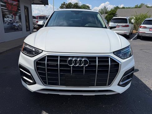 Used 2023 Audi Q5 2.0T Premium w/ Convenience Package AWD/4WD image 3