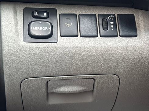 Used 2010 Toyota Highlander SE image 24