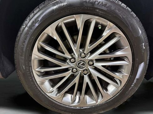 Used 2022 Lexus RX 450h AWD w/ Luxury Package image 31