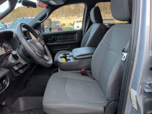 Used 2024 RAM 2500 Tradesman w/ Chrome Appearance Group image 10