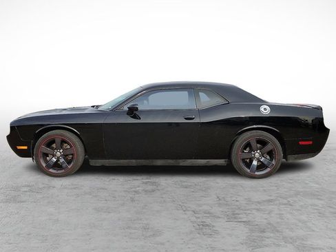 Used 2013 Dodge Challenger SXT RWD image 6