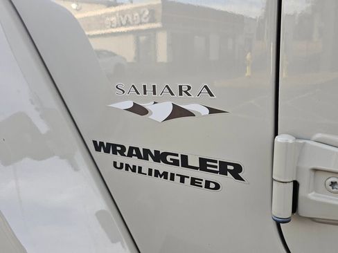 Used 2017 Jeep Wrangler Unlimited Sahara w/ Max Tow Package image 30