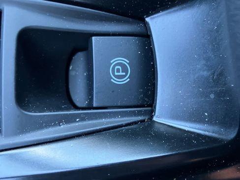 Used 2025 Toyota Camry SE image 27