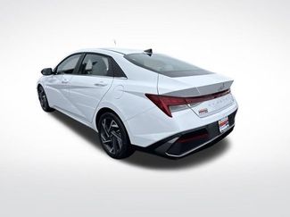 Certified 2025 Hyundai Elantra Limited video 3