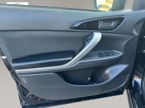 Used 2019 Mitsubishi Eclipse Cross ES FWD image 8