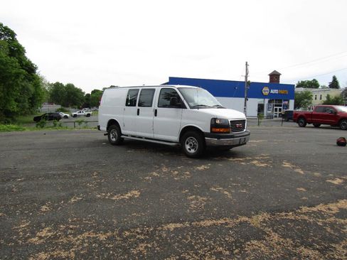 Used 2023 GMC Savana 2500 w/ Driver Convenience Package RWD image 31