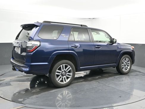 Used 2022 Toyota 4Runner TRD Sport w/ Technology Package AWD/4WD image 3