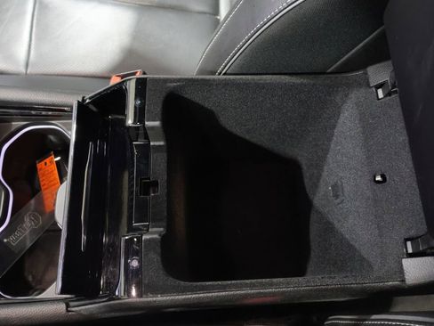 Used 2022 Jeep Grand Cherokee Overland w/ Adv Protech Group III AWD/4WD image 35