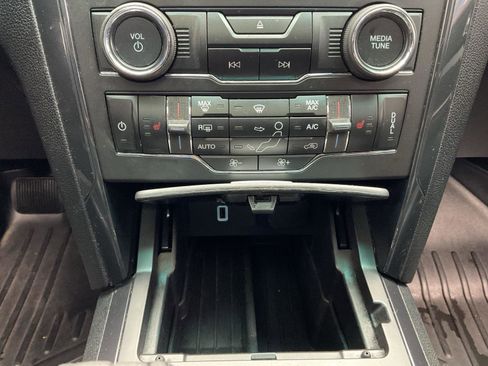 Used 2017 Ford Explorer XLT w/ Equipment Group 202A image 23