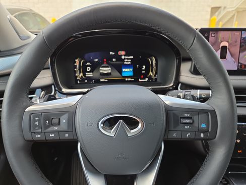 Used 2026 INFINITI QX60 Luxe w/ Family Package FWD image 11
