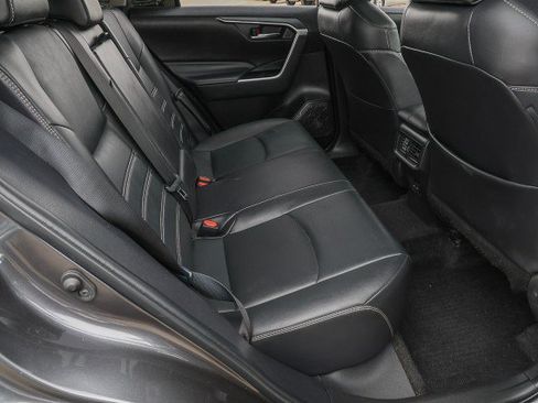 Used 2022 Toyota RAV4 XLE Premium FWD image 33