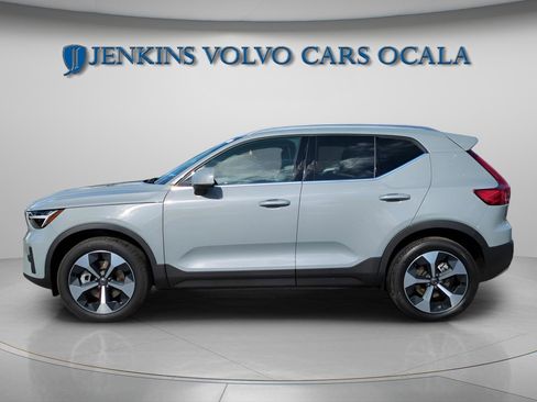 New 2025 Volvo XC40 B5 Core w/ Protection Package Premier image 4