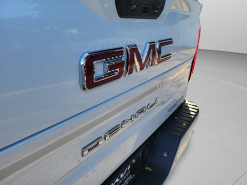 Used 2022 GMC Sierra 1500 Denali w/ Denali Reserve Package AWD/4WD image 31
