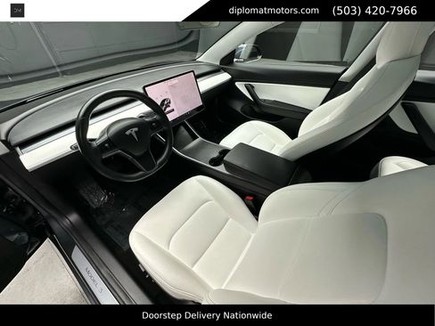 Used 2018 Tesla Model 3 Long Range image 16
