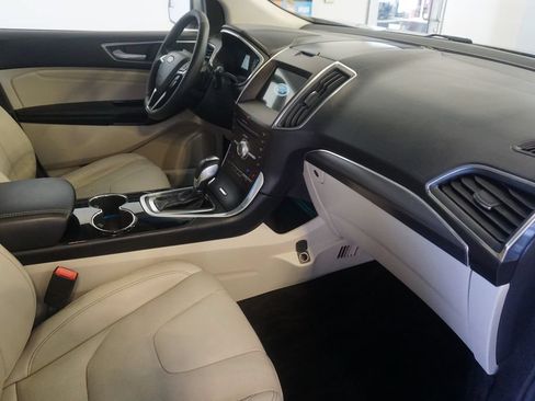 Used 2018 Ford Edge Titanium w/ Equipment Group 301A FWD image 29