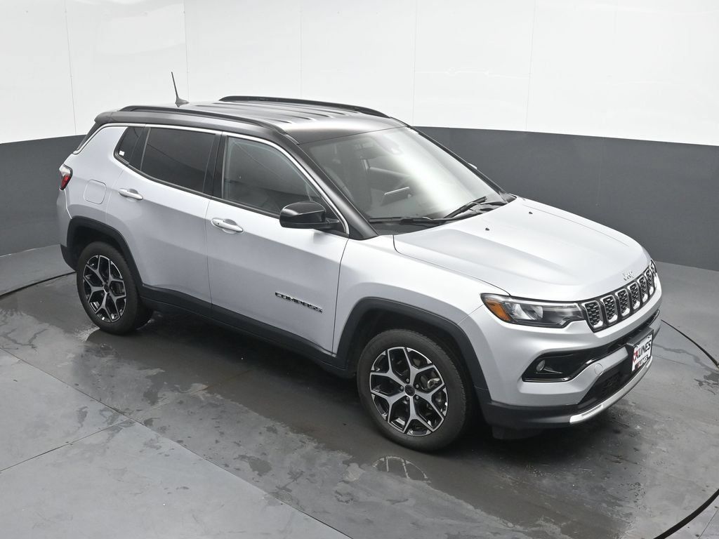 Used 2025 Jeep Compass Limited AWD/4WD image 35