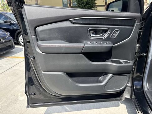 Certified 2025 Honda Pilot Black Edition image 19