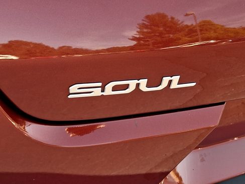 Used 2023 Kia Soul LX FWD image 30