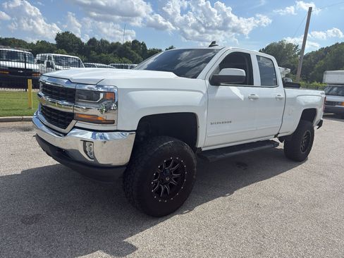 Used 2018 Chevrolet Silverado 1500 LT w/ All Star Edition AWD/4WD image 1